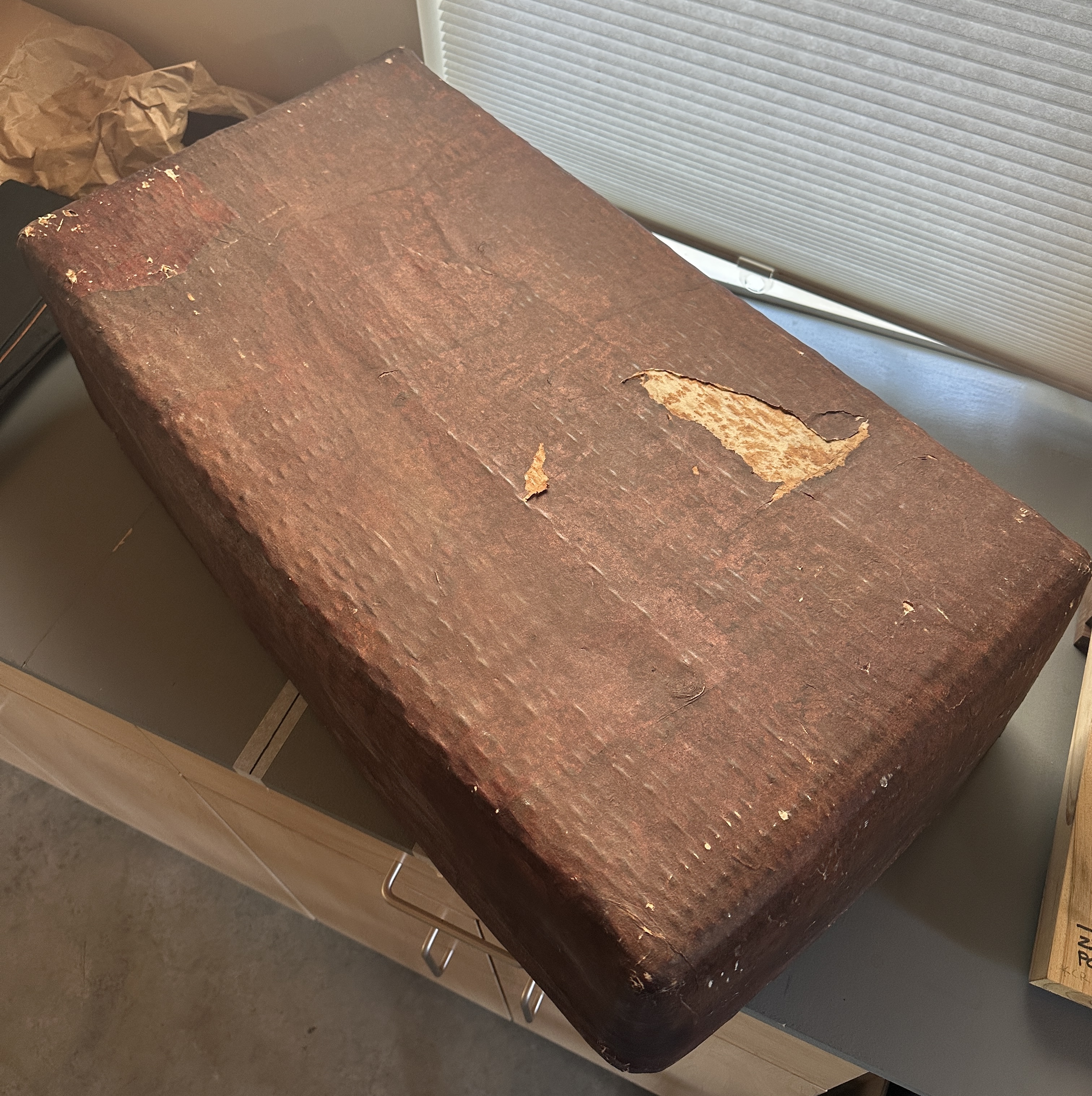 Persimmon-dyed basket